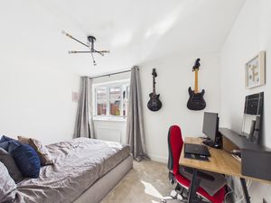Bedroom- click for photo gallery